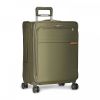 Baseline Medium Expandable Spinner by Briggs & Riley
